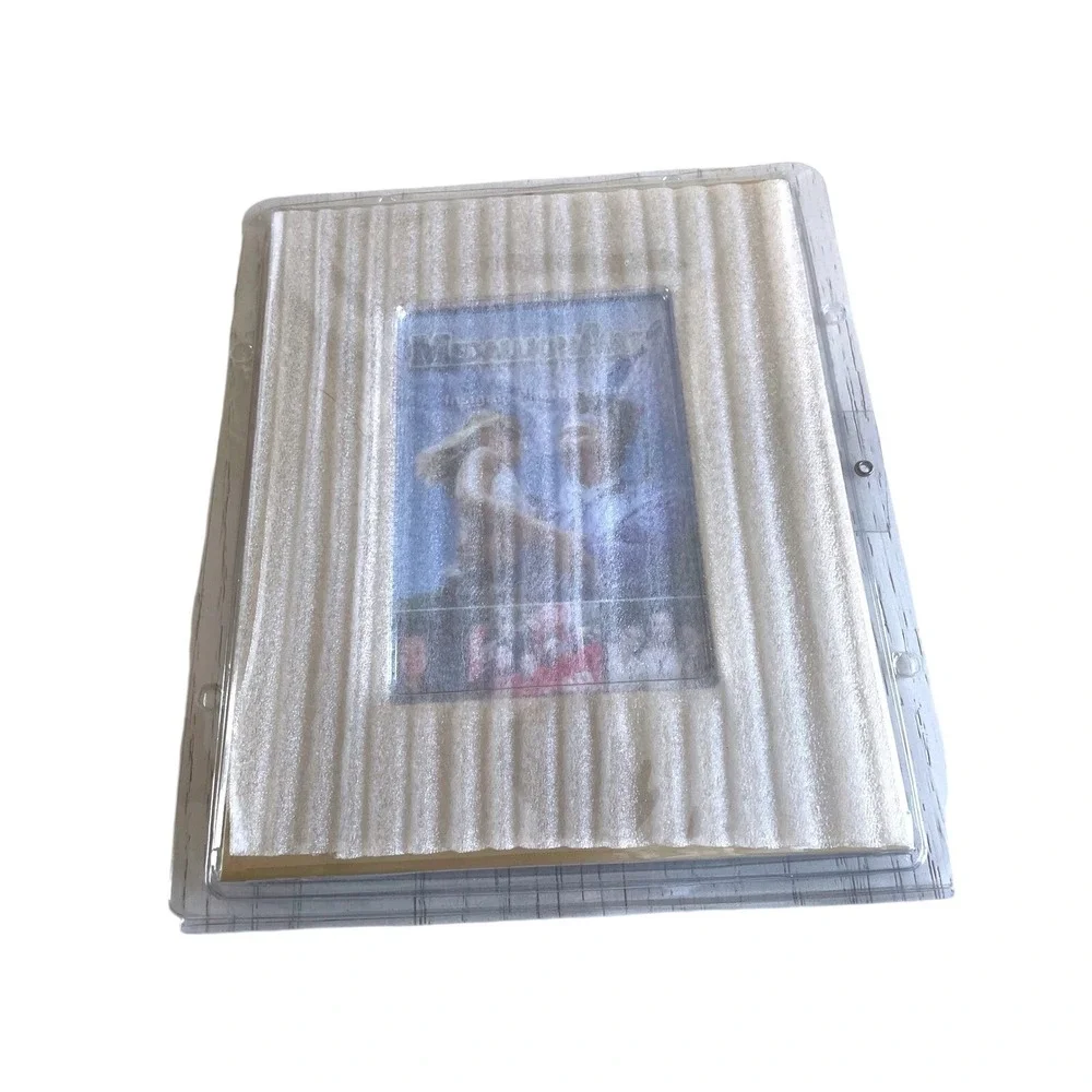 Church Hill Classics Medallion Art Insignia‎ Photo Frame 5x7 Gold Metallic
